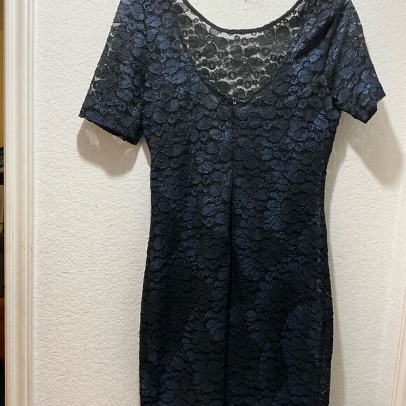Belle Badgley Mischka navy lace overlay midi dress - Picture 3 of 10